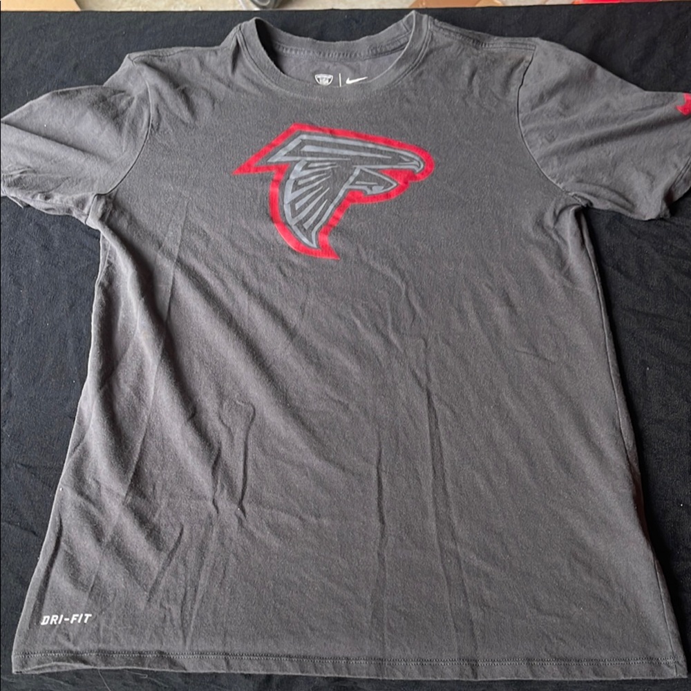Nike Gray and Red Short Sleeve Tee